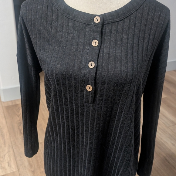 Amazon Black Ribbed Button-Down Blouse - Picture 6 of 8